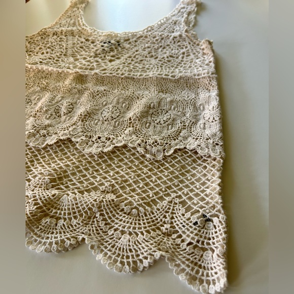 American Eagle Lace Crochet Tiered Cream Tank Top Size Small - Picture 5 of 9